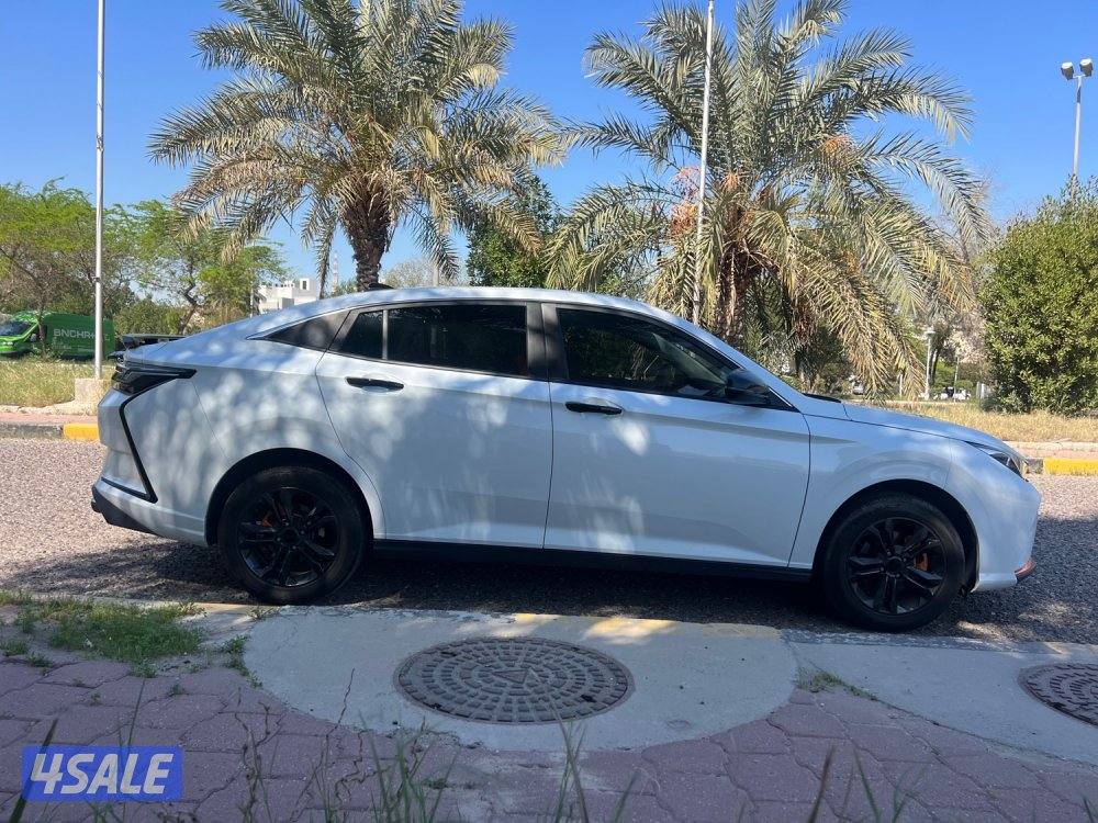 للبيع موديل ٢٠٢٥ ماشي ٢٥ الف صبغ وكاله سرفيس منتظم شاشه بصمه كامره3