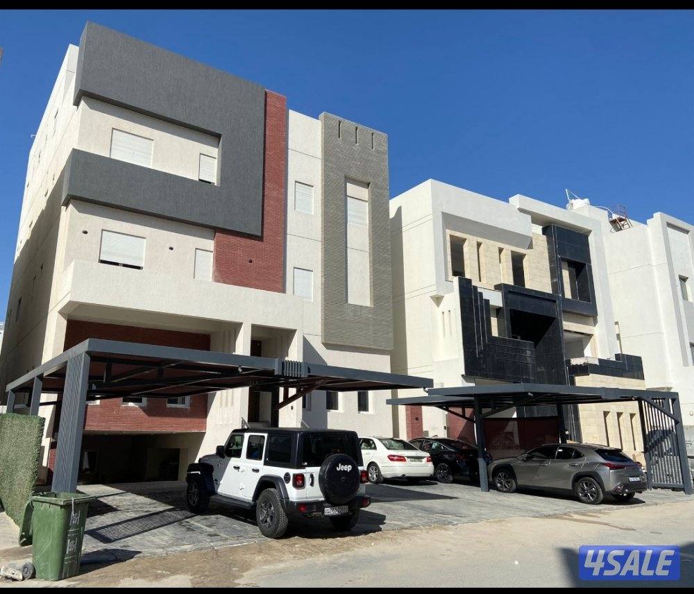 للبيع فيلا في غرب عبدالله المبارك0