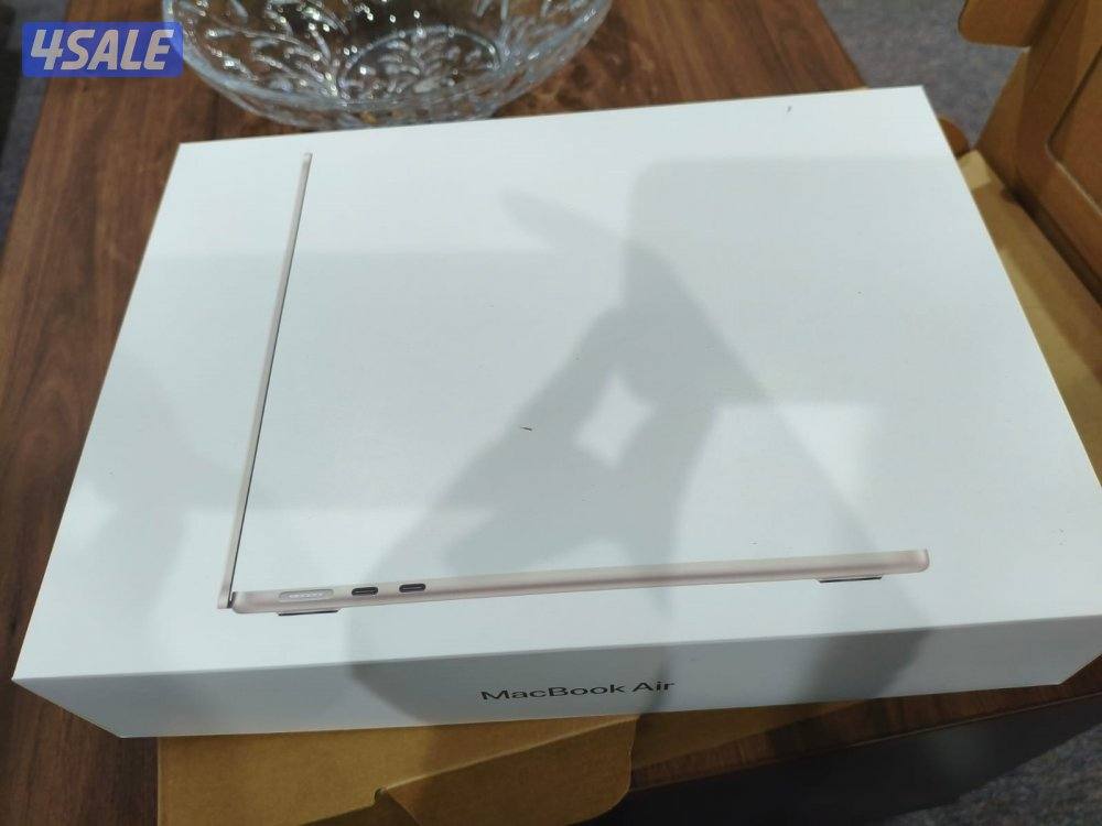 Brand New MacBook Air M2 (13.6") - 16GB RAM / 256GB - Starlight2