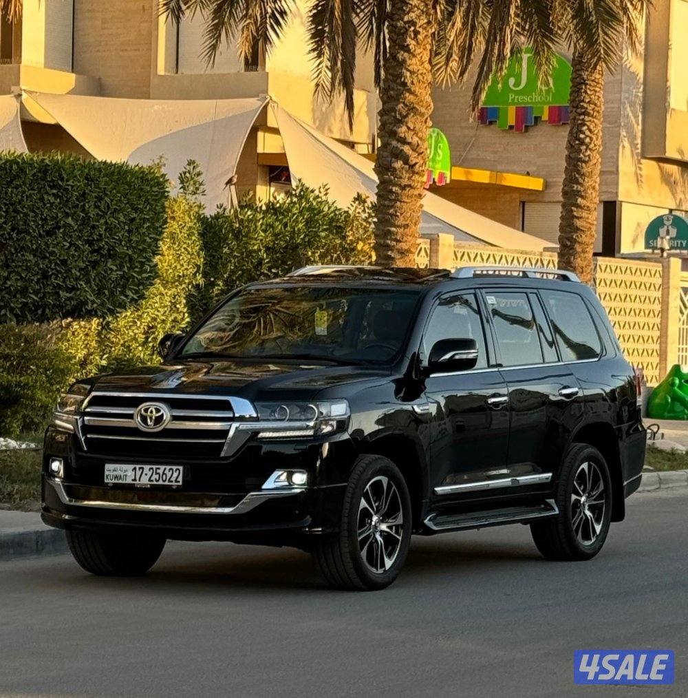 للبيع لاندكروزر قراند تورنق موديل 2020 ماشي 1091