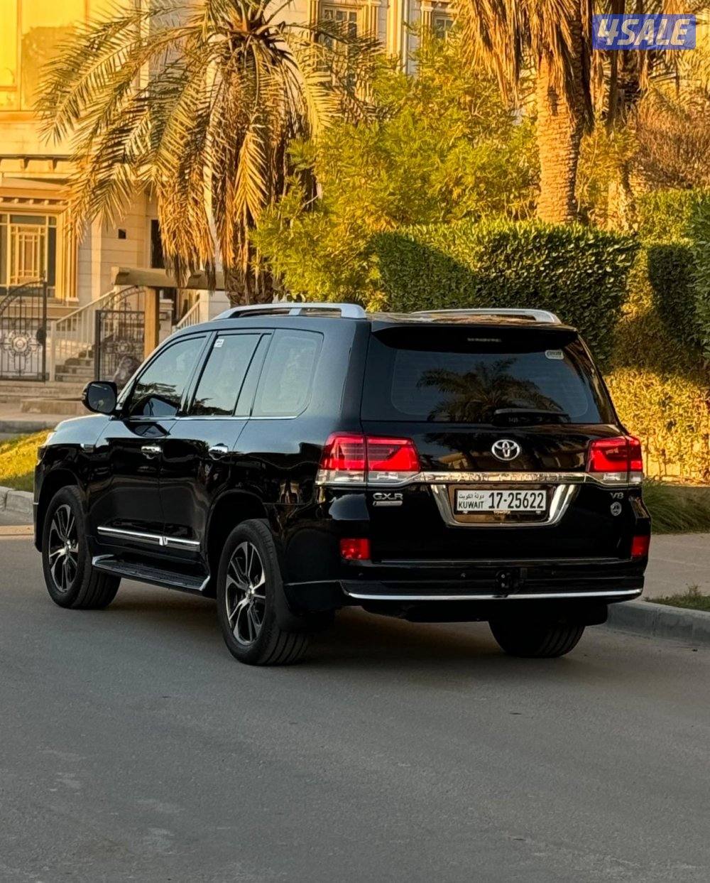 للبيع لاندكروزر قراند تورنق موديل 2020 ماشي 1093