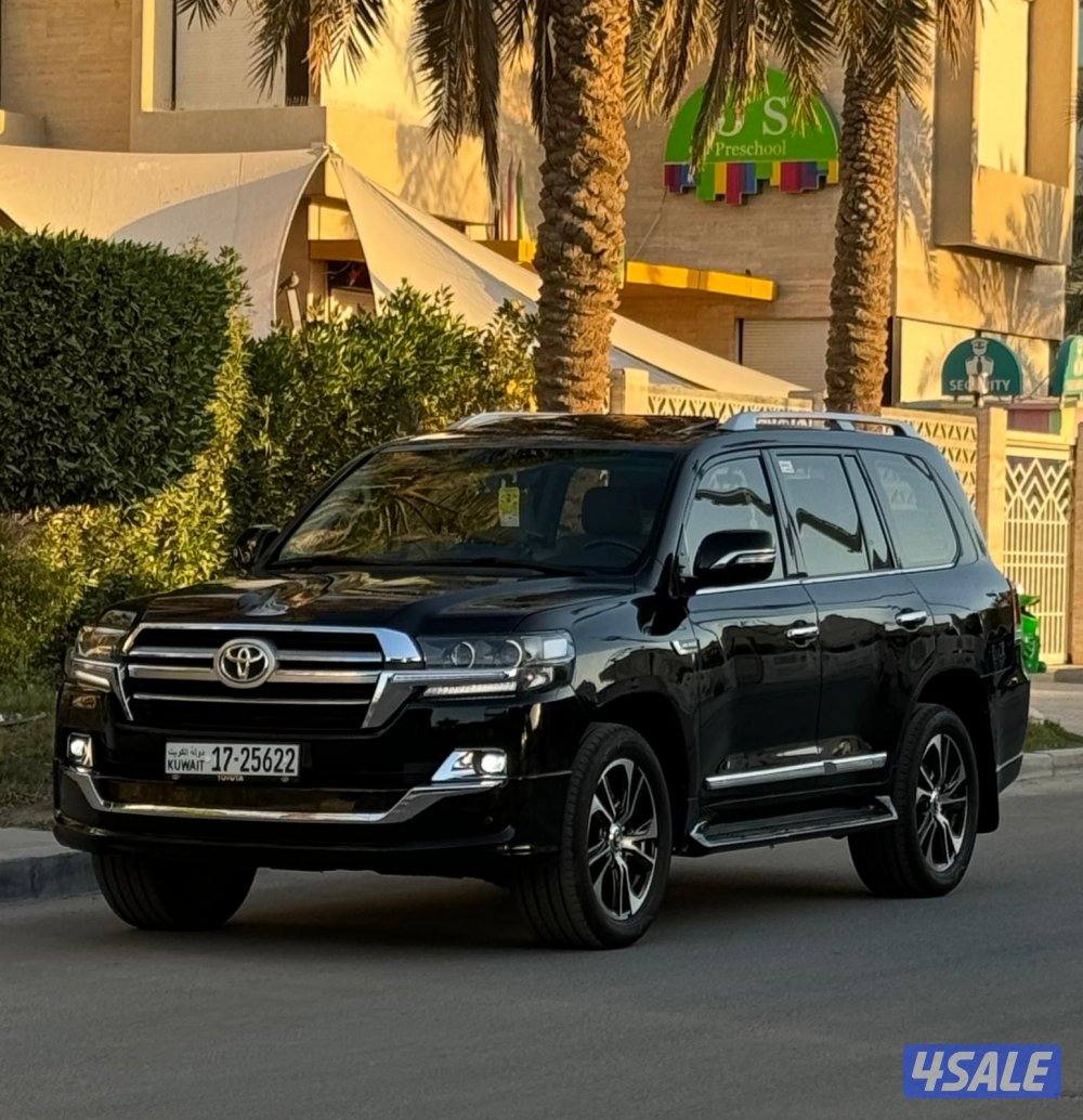 للبيع لاندكروزر قراند تورنق موديل 2020 ماشي 1092