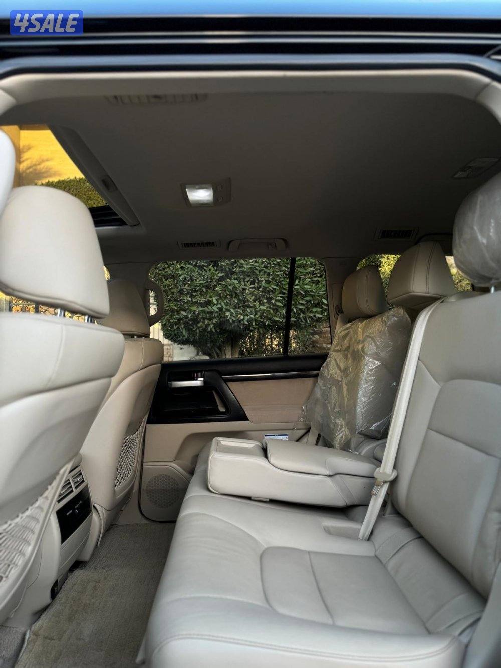 للبيع لاندكروزر قراند تورنق موديل 2020 ماشي 10911