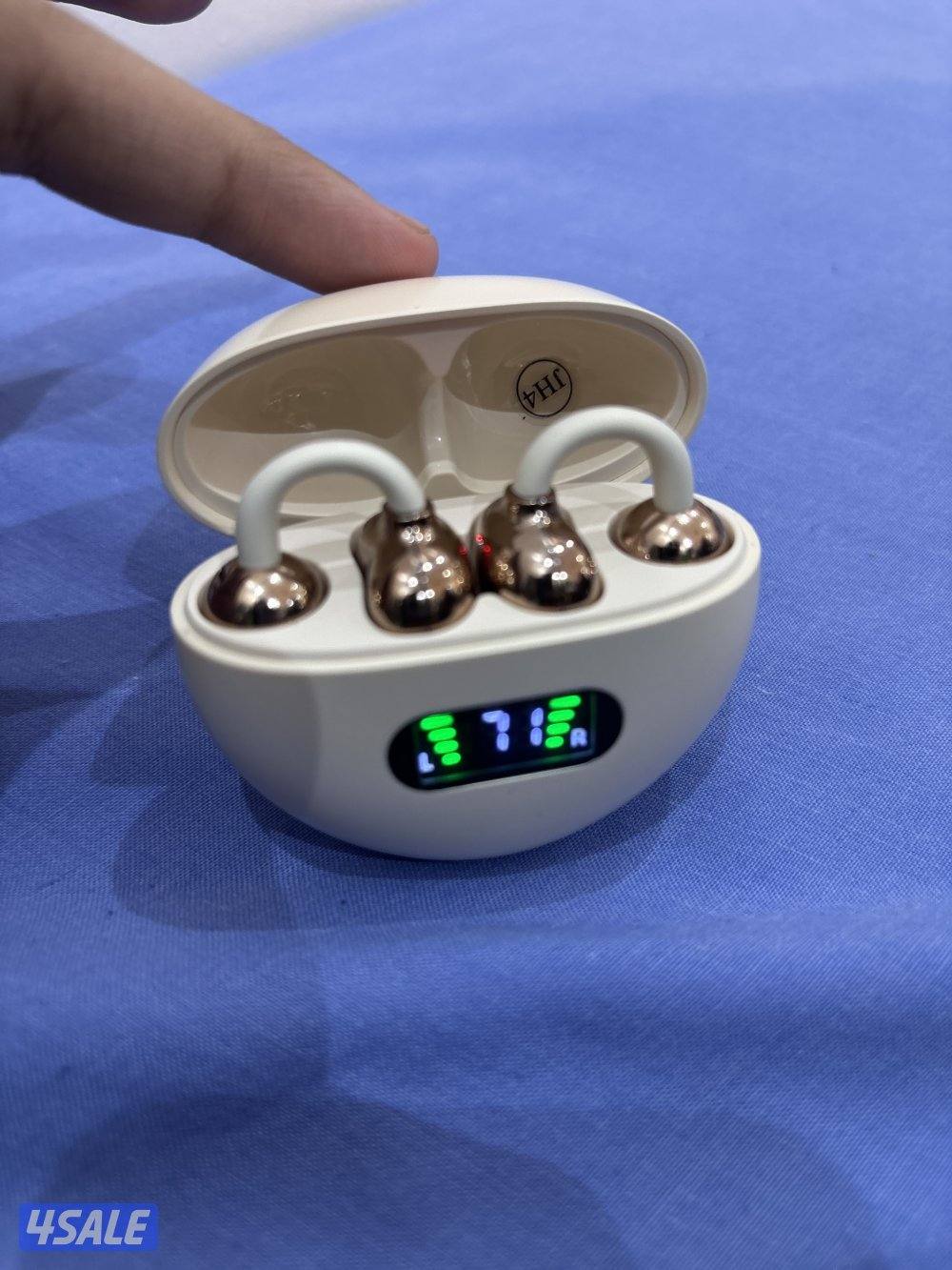 صوت واضح و نقي  وثابتة بالإذن مناسب للمشي وبطارية تدوم عدة ساعات1