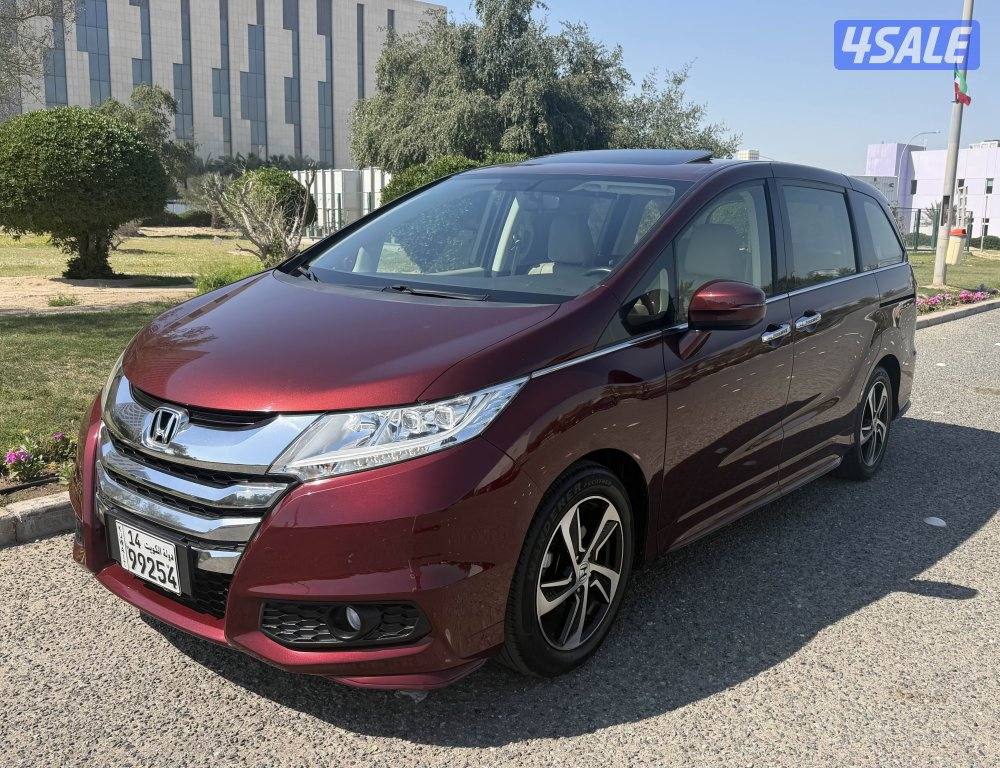 للبيع اوديسي موديل 2015 ماشيه 78الف سيرفر وكاله  الفل كامل المواصفات0