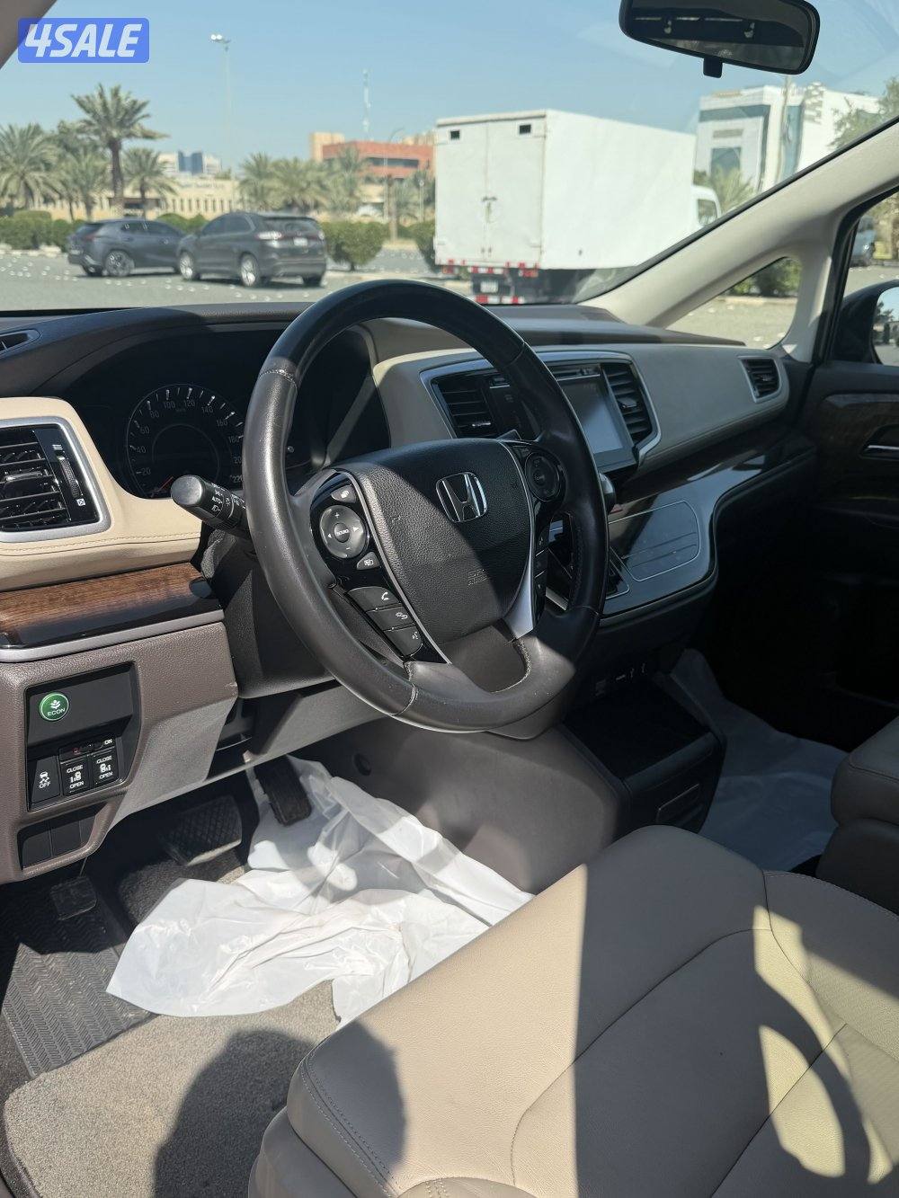 للبيع اوديسي موديل 2015 ماشيه 78الف سيرفر وكاله  الفل كامل المواصفات4