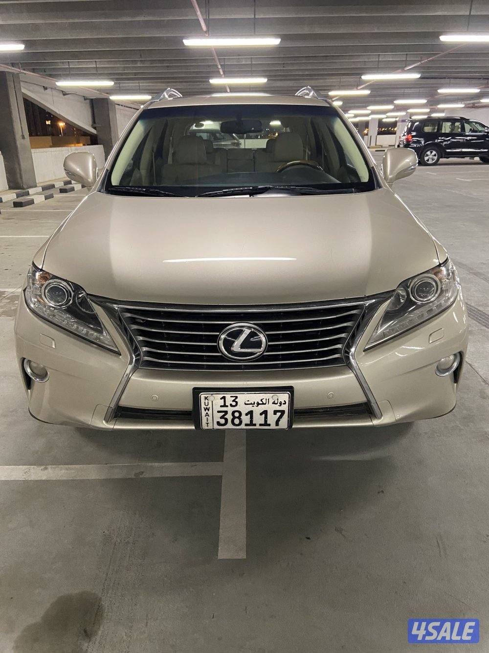 لكزس موديل 2015 قطعتين شرط ماشي 190 ألف0