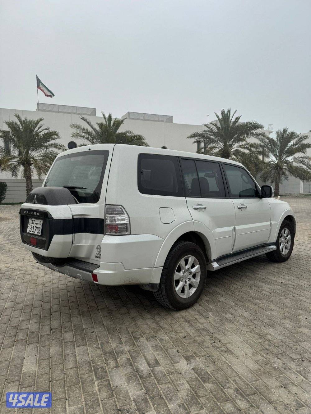 للبيع باجيرو0