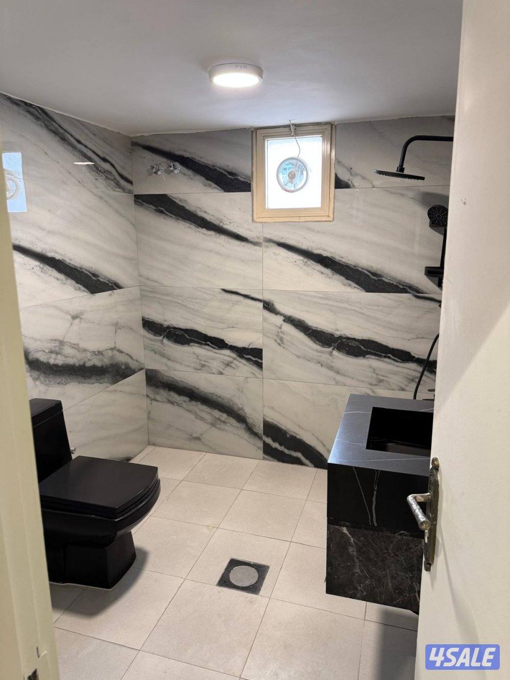 للإيجار شقة في غرب عبدالله مبارك0