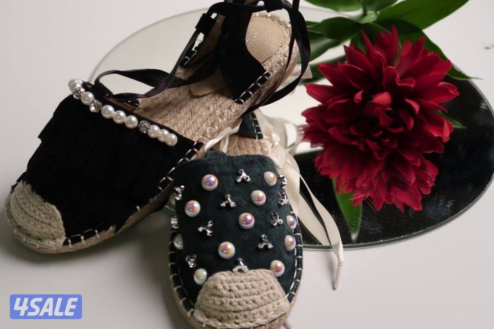 احذية عدد ٣٠٠2