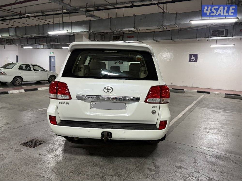 للبيع لاندكروزGXRموديل ٢٠١١1