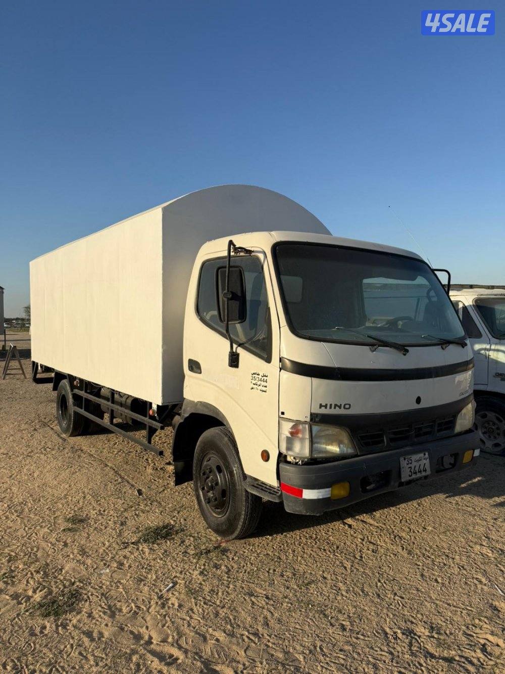 للبيع هاف لوري هينو 2006 ديزل0