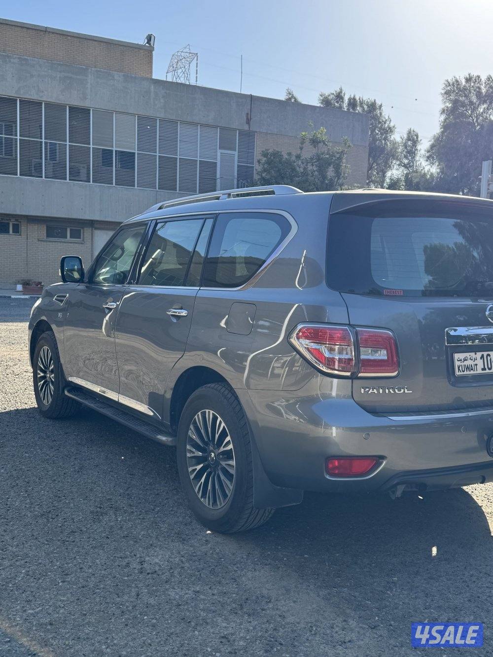 للبيع باترول 2014 بلاتنيوم فل مكينة 320 الموتر نظيييف جداًجداً4