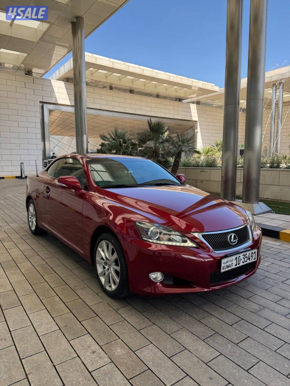 لكزس is300c الساير عداد(52) بحالة الوكاله.2