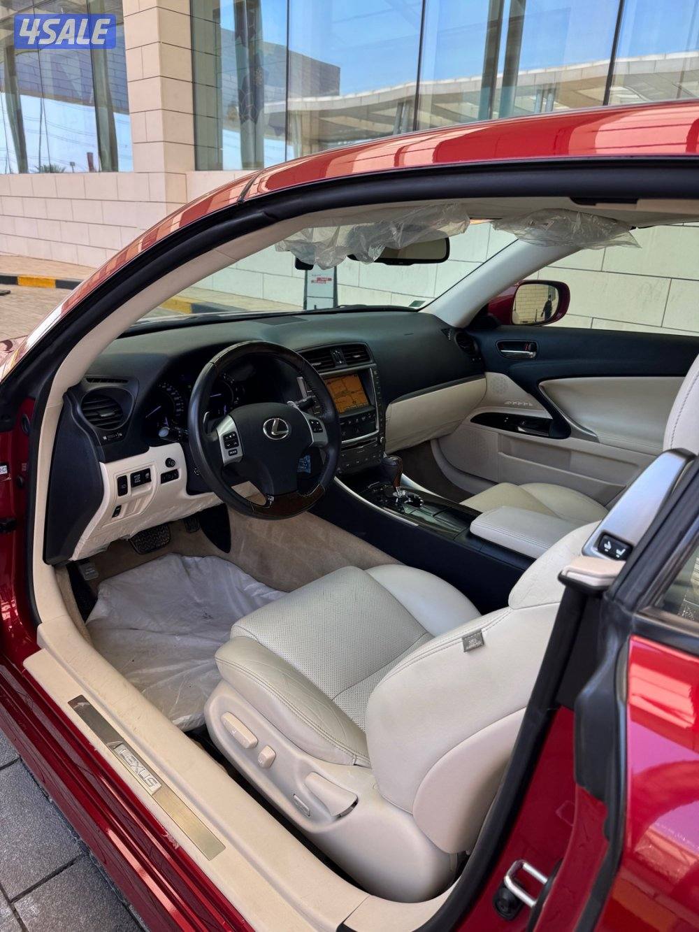 لكزس is300c الساير عداد(52) بحالة الوكاله.8