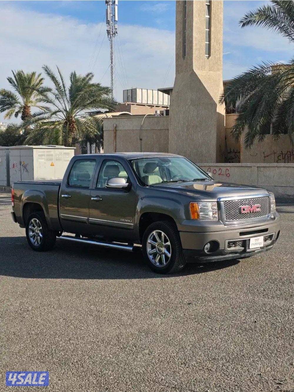 للبيع وانيت GMC دينالي 2012 وارد الكويت1