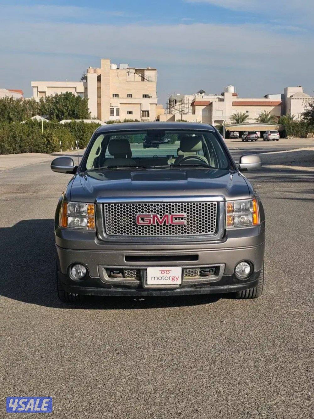 للبيع وانيت GMC دينالي 2012 وارد الكويت4