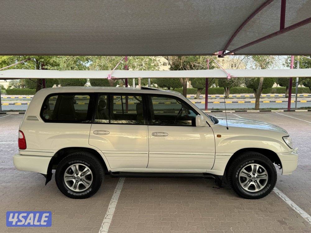 جيب لكزس 2001 بحالة نادرة2