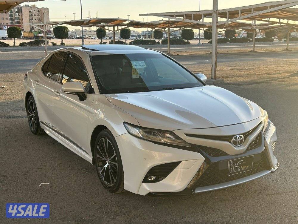 كامري SE سبورت / 4 سلندر / موديل 2018 / شرط الفحص / صبغ الوكالة2
