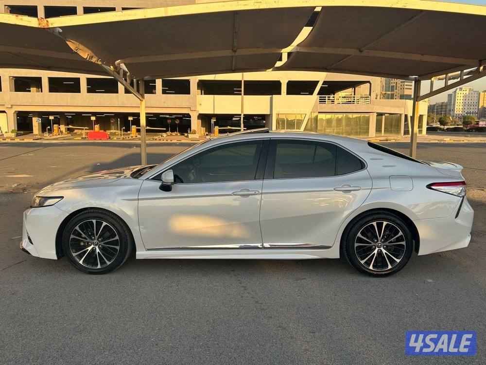 كامري SE سبورت / 4 سلندر / موديل 2018 / شرط الفحص / صبغ الوكالة5