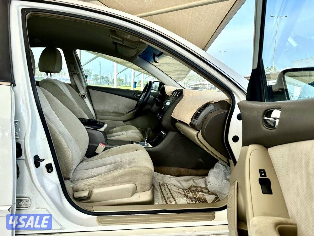 نيسان التيما - الموديل:2009 - العداد:3258