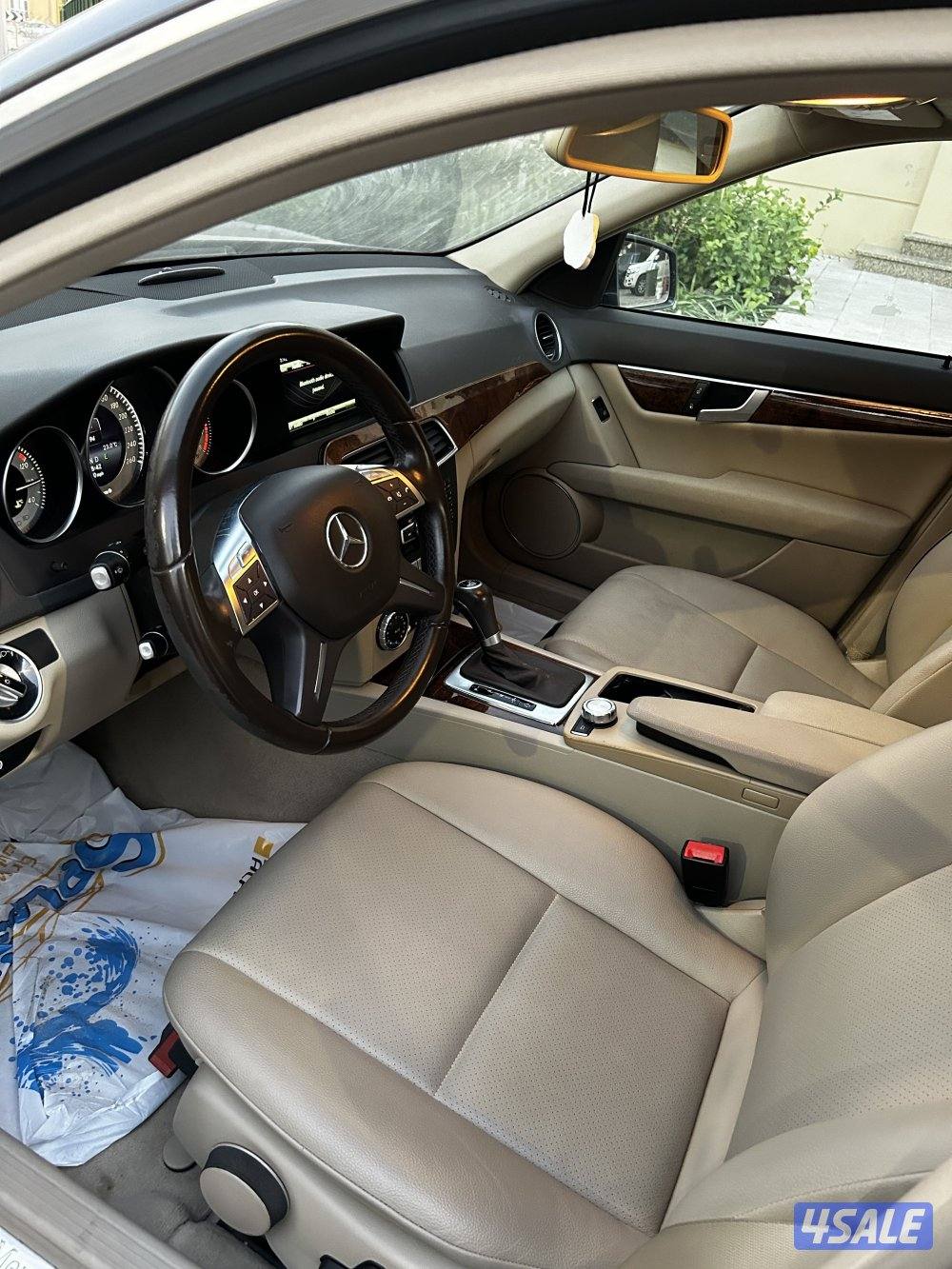 للبيع مرسيدس C2003