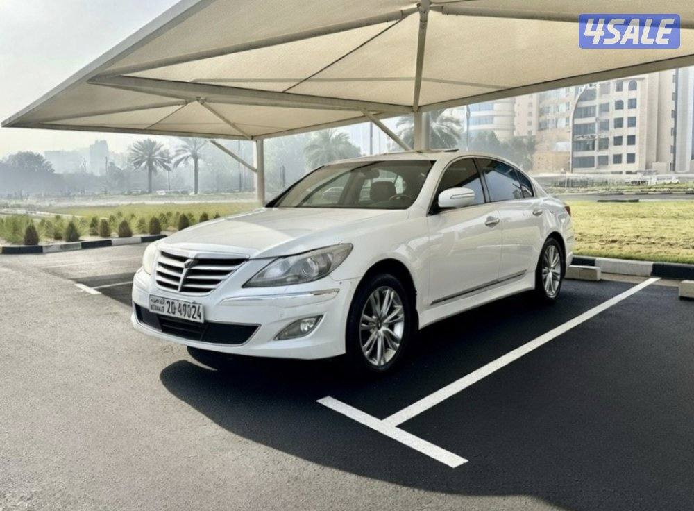 هيونداي جينيسيس - الموديل:2013 - العداد:2042