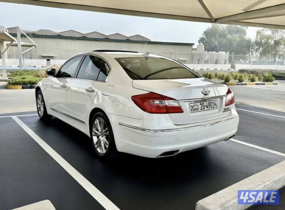 هيونداي جينيسيس - الموديل:2013 - العداد:2044