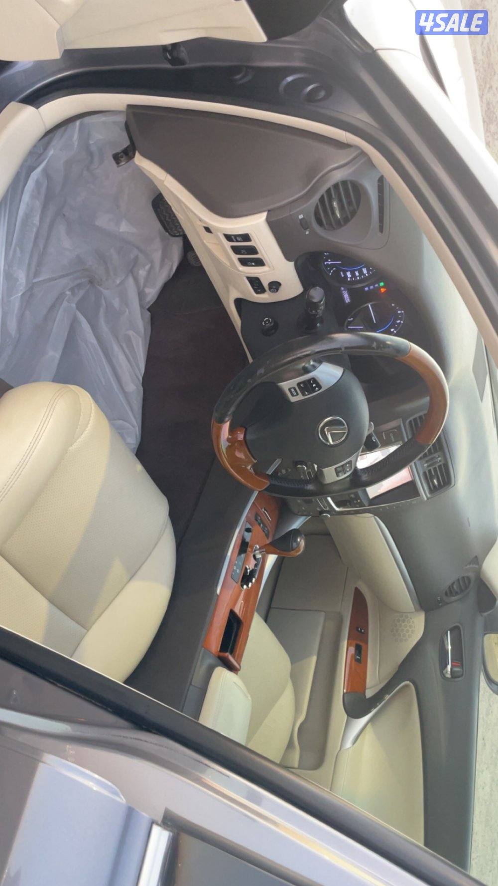 للبيع لكزس 300 is3