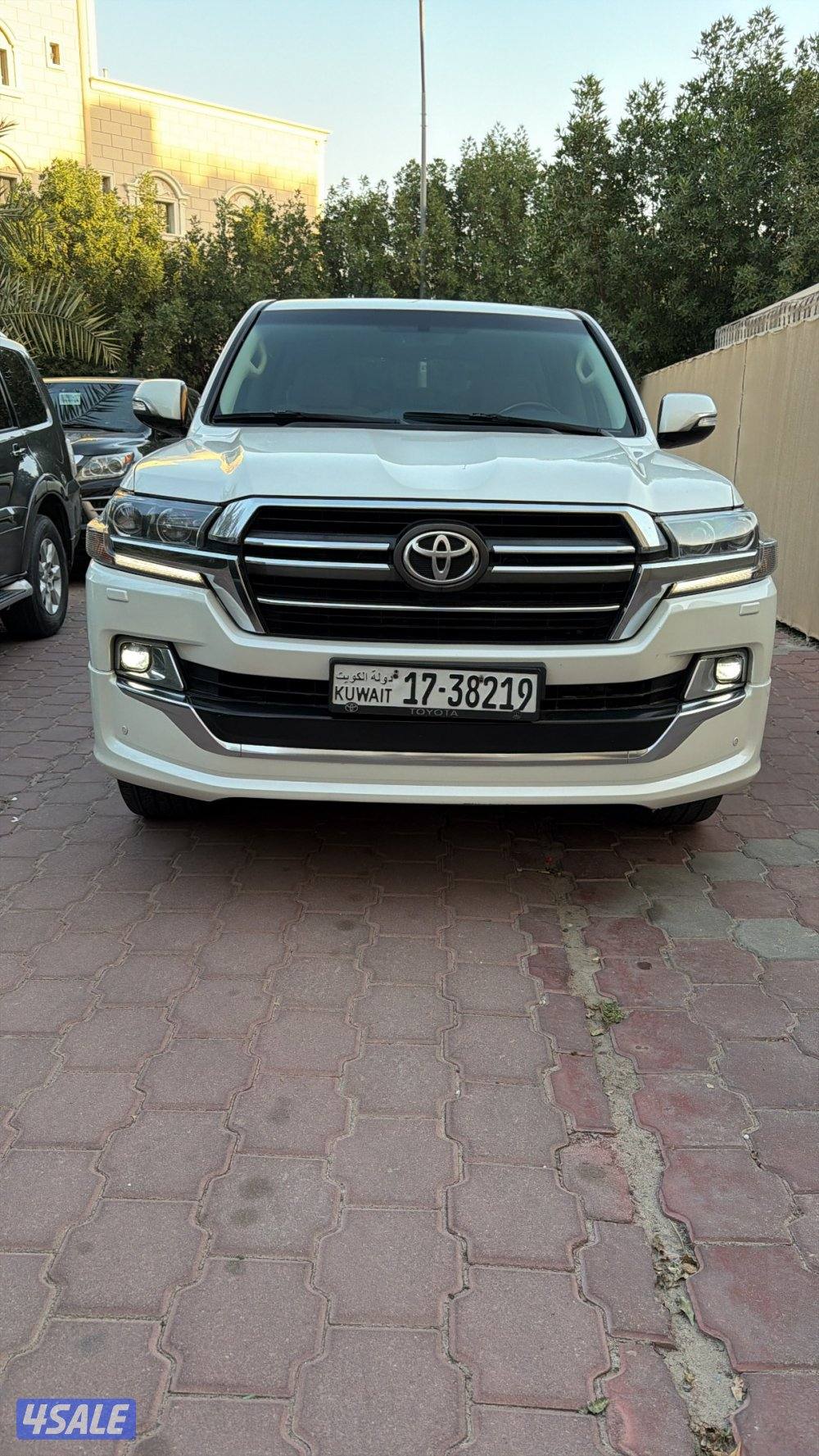 لاند كروزر قراند تورنق1