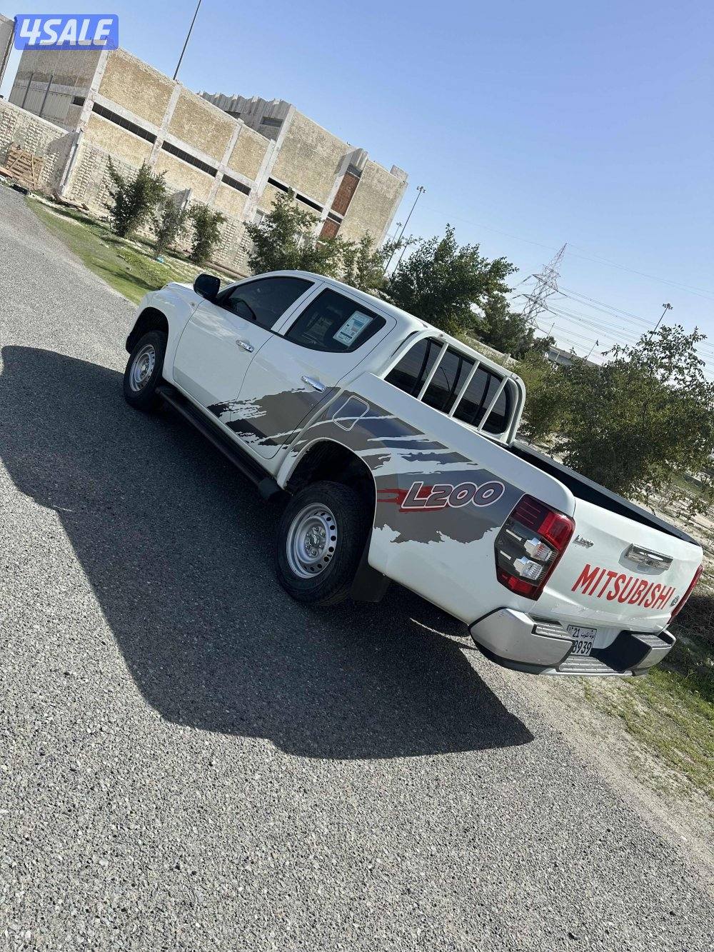 للبيع وانيت 2023 عداد 64 شرط الفحص تحت الكفالة عليها سرفيس مجاني3