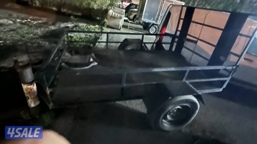 للبيع بحاله جيده وغربانة نقل0