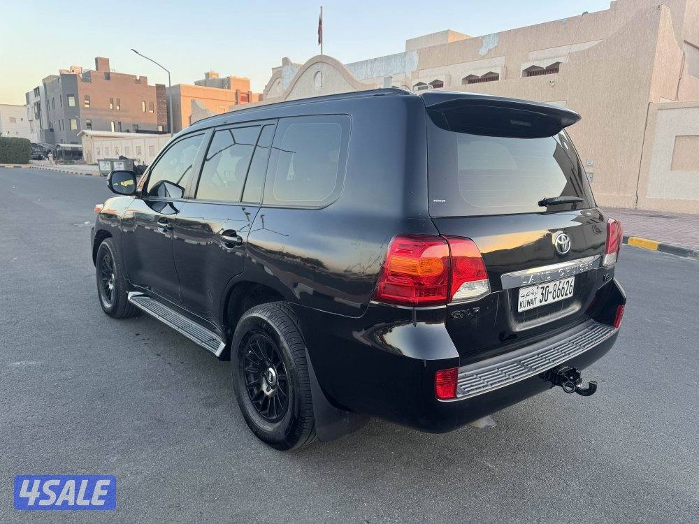 للبيع لاندكروزر موديل 20152