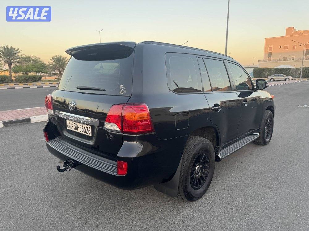 للبيع لاندكروزر موديل 20153