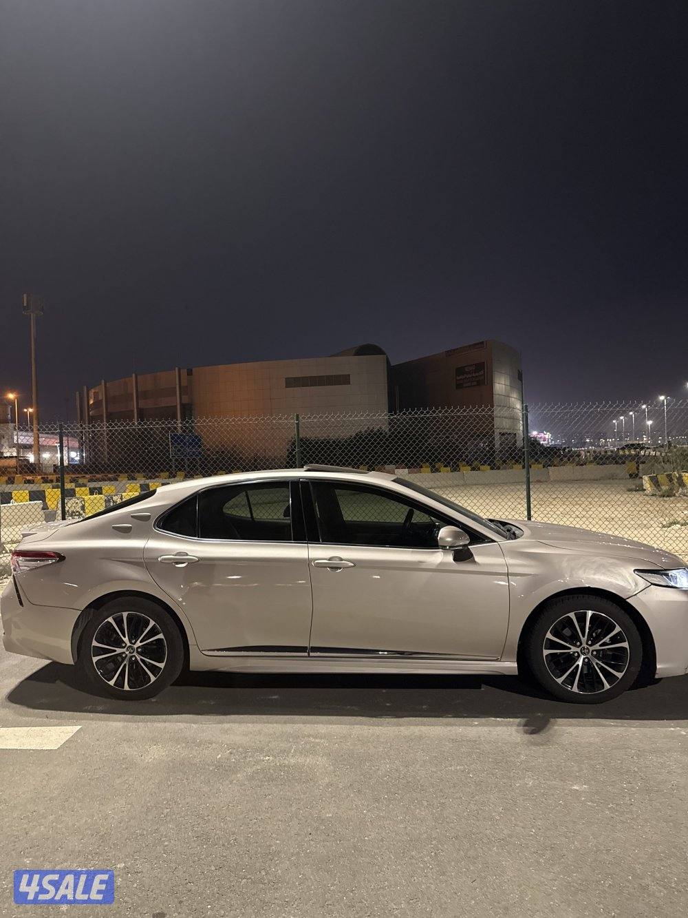 كامري سبورت موديل ٢٠١٩ اللون بيج ٤ سلندر ٤ تواير جدد1