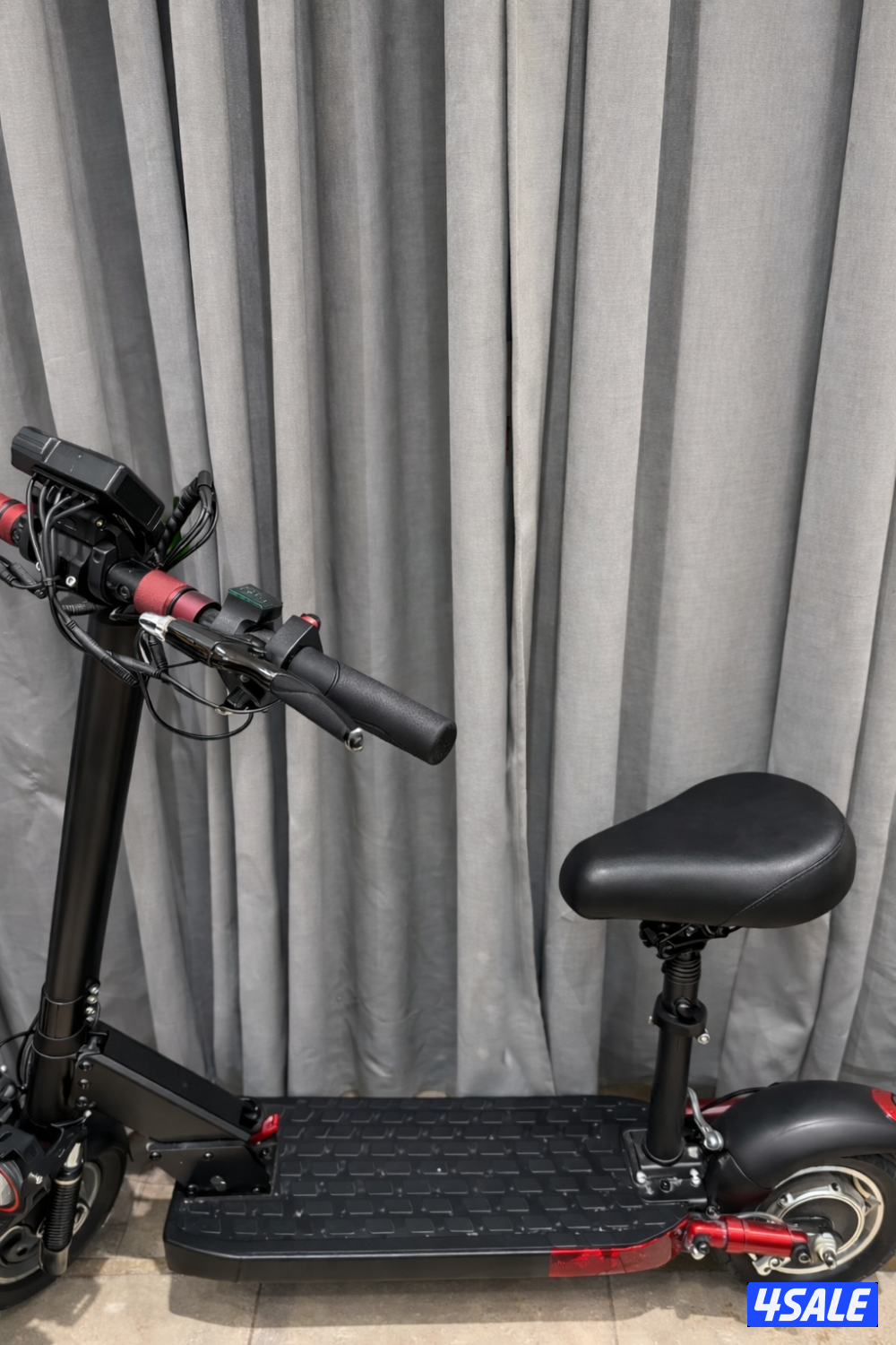 للبيع سكوتر مستعمل لمده شهرين، بحاله جيده. على السوم0