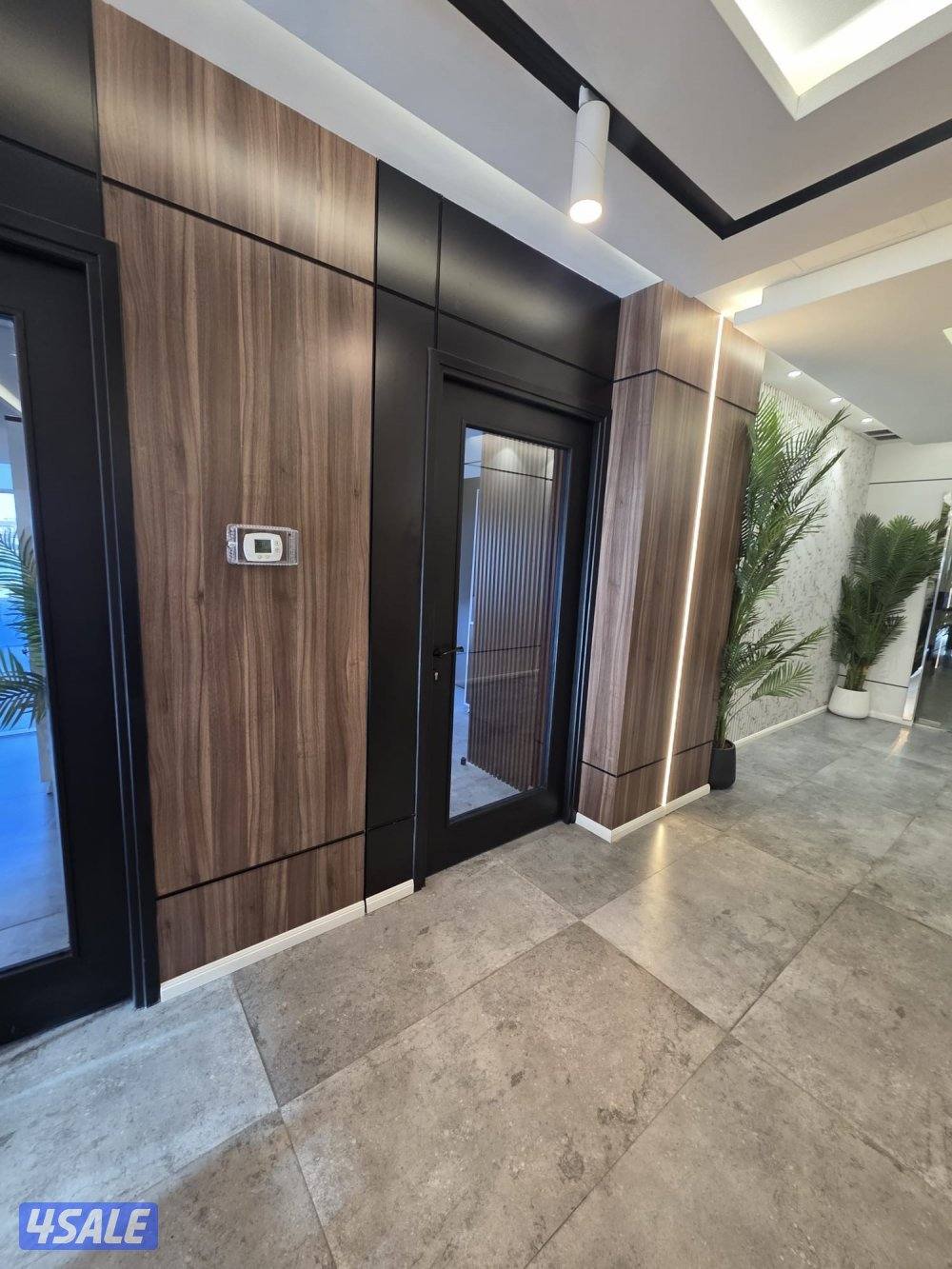 مقاول عام  جميع اعمال الاصباغ  الحديثه والاصيانه  يشمل جميع اعمال الصي4