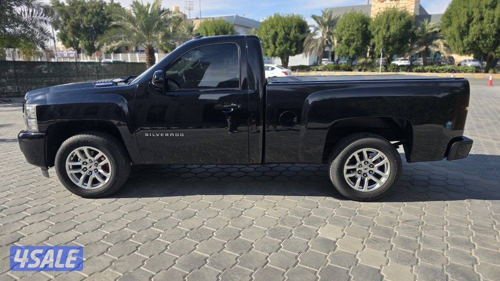 وانيت سلفرادو غماره لون اسود 2013 z71 اعلى فئه (بدون دبل)5