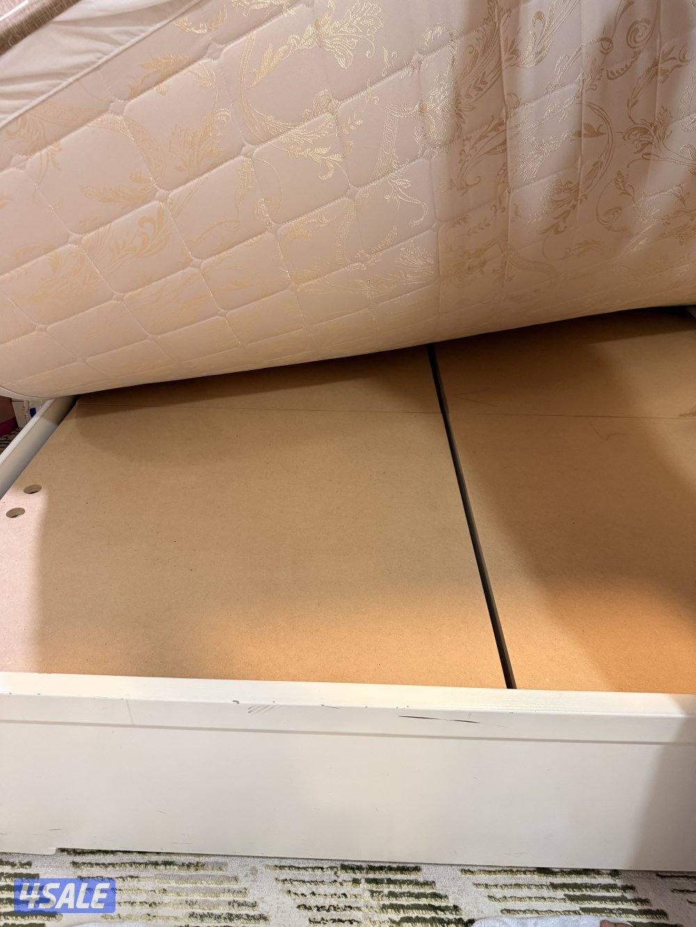 Bed with Compartment2