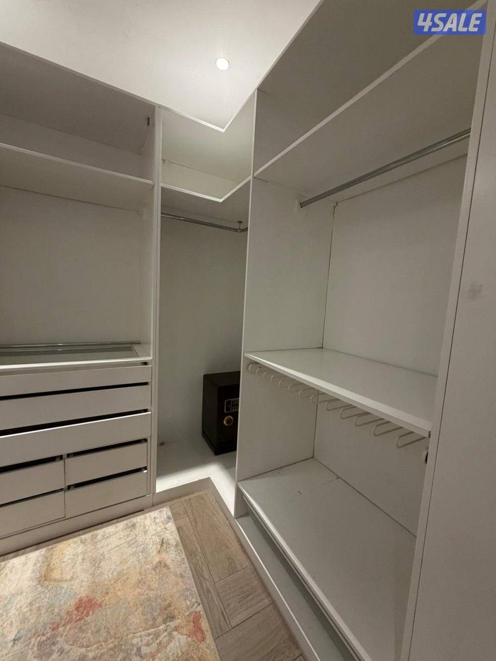 للبيع كبت ملابس ارفف6