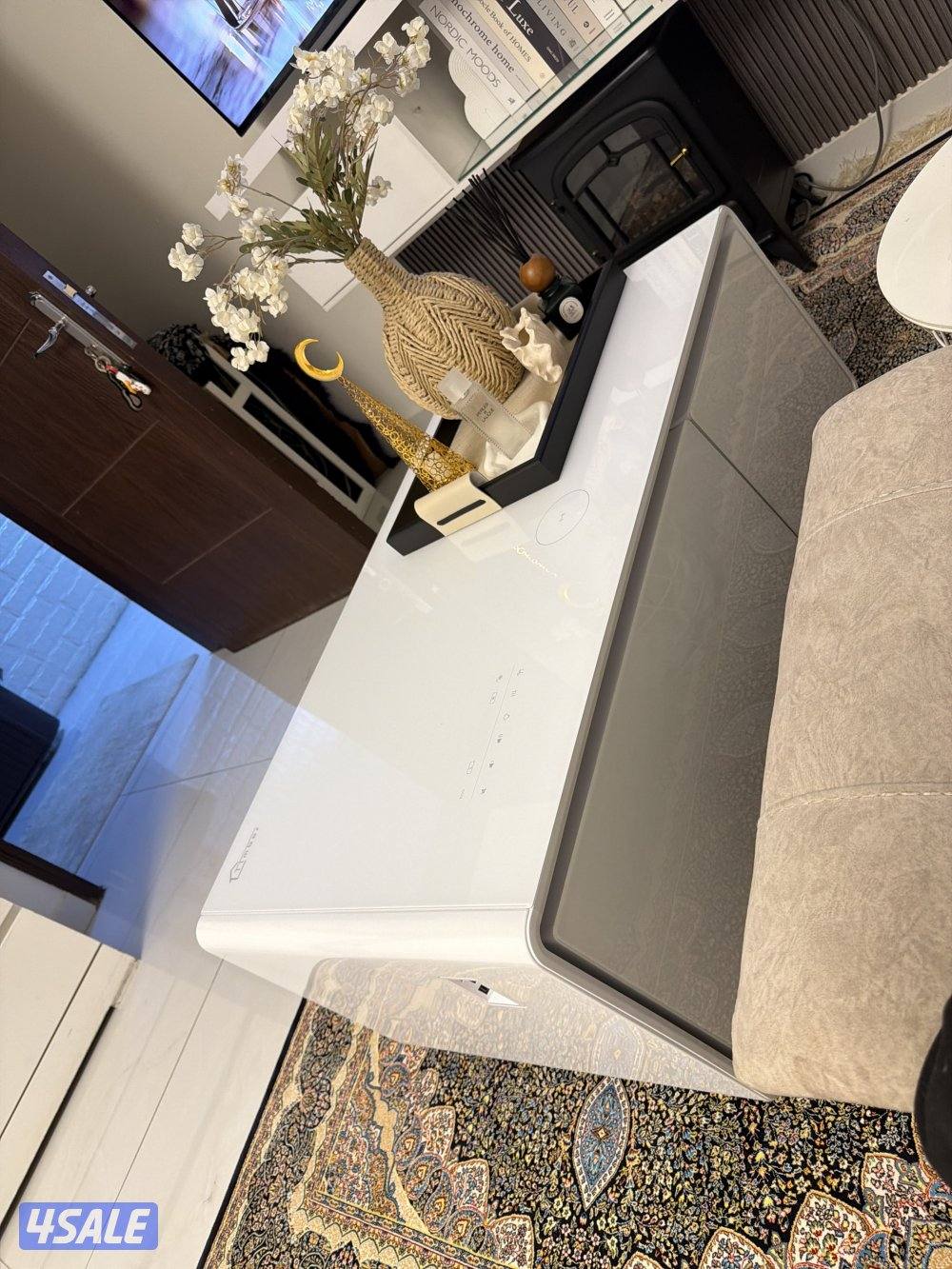 للبيع طاولة ذكيه ١٥٠ غير قابل للمساومه0