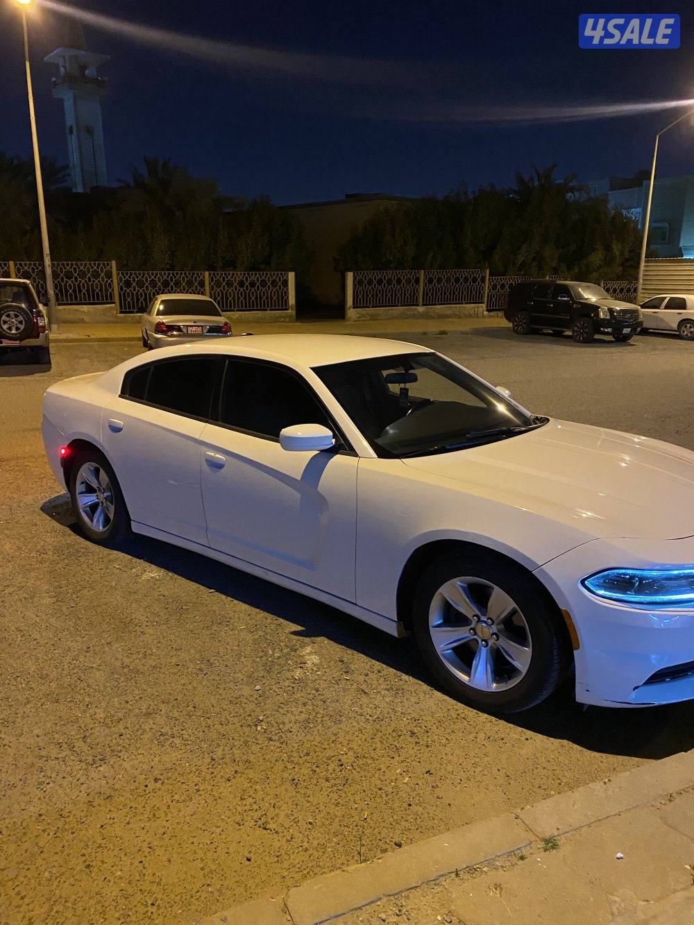 للبيع تشارجر4