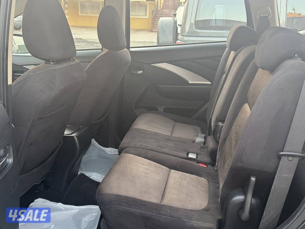 ميتسوبيشي إكسباندر كروس 202410