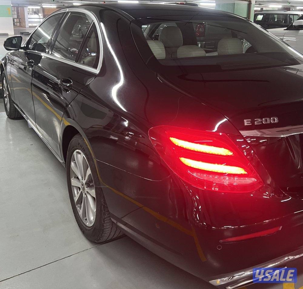 للبيع مرسيدس E2001