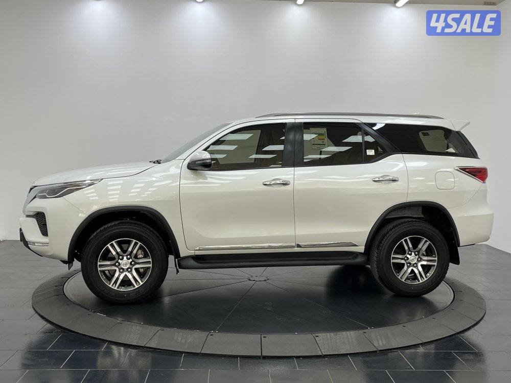 TOYOTA FORTUNER_N 4 CYL 4X4 HIGH OPTION2