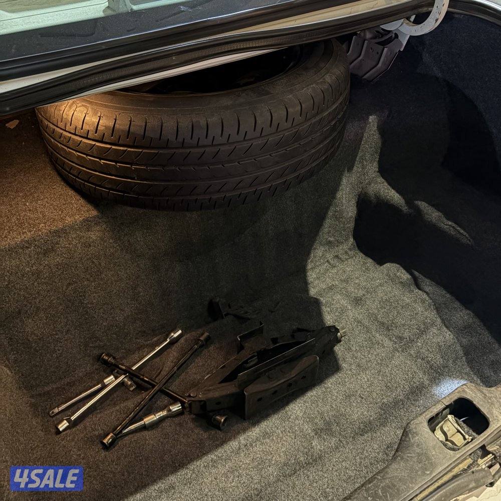 للبيع كراون فكتوريا5