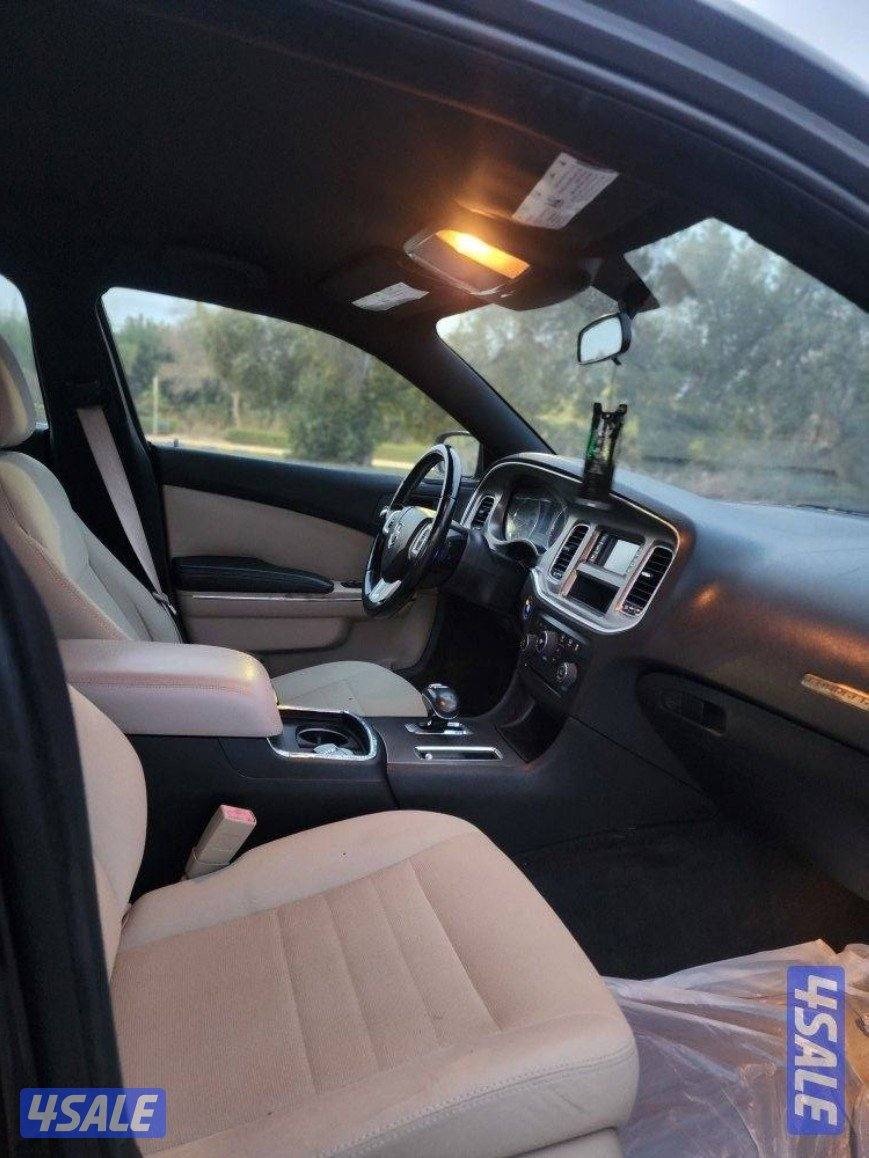 بيعة سريعة تشارجر 2011 نظيفة8