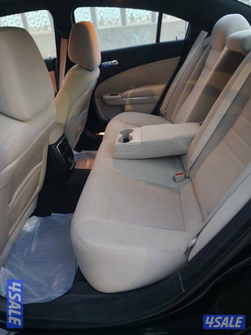 بيعة سريعة تشارجر 2011 نظيفة9