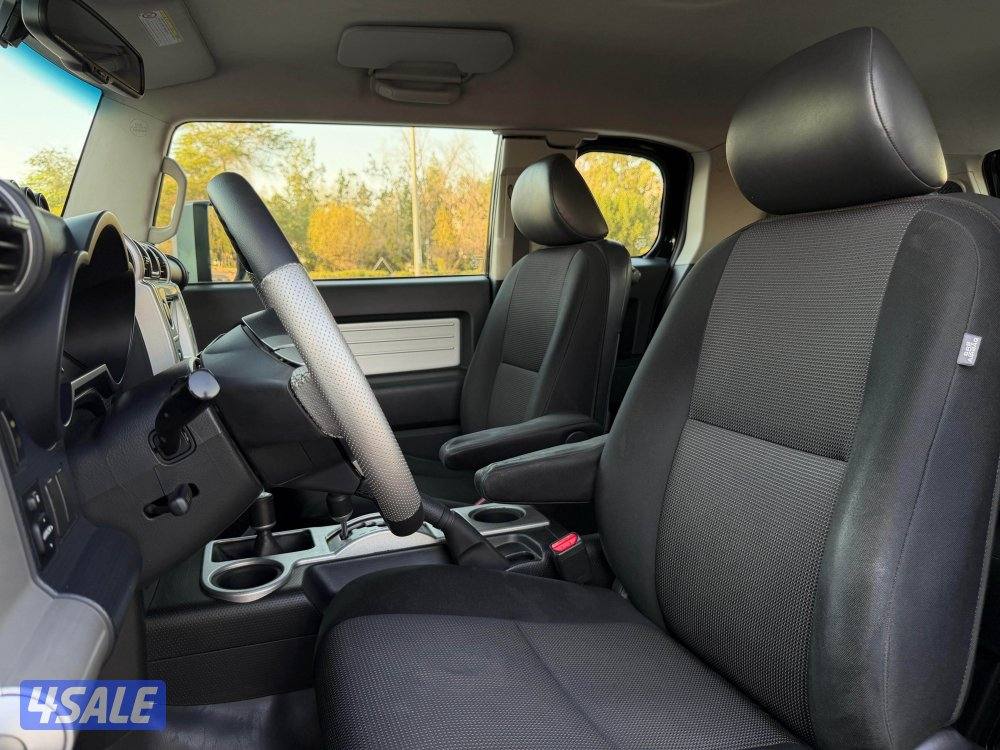 للبيع FJ - CRUISER موديل 2012 وارد الساير6