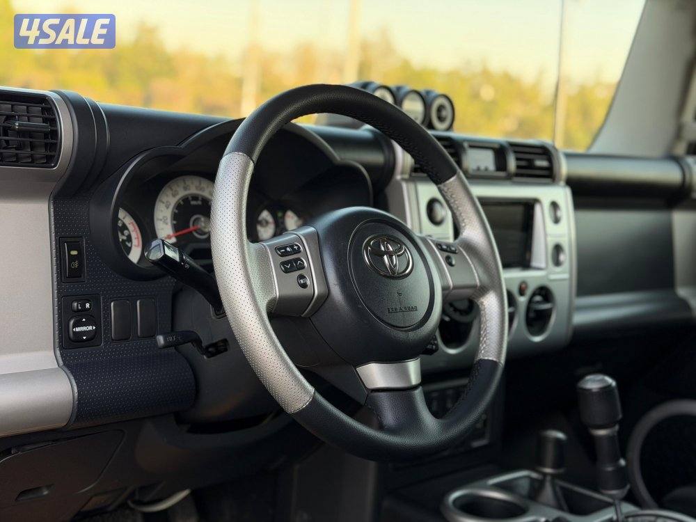 للبيع FJ - CRUISER موديل 2012 وارد الساير7